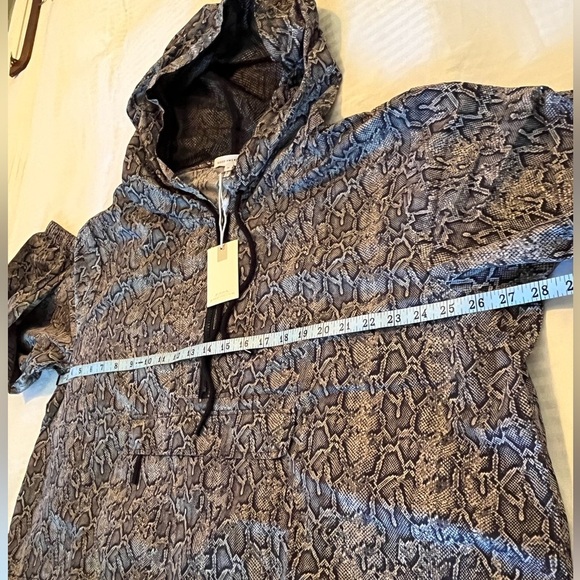 Good American BOA ANORAK Crop Hoodie - Picture 11 of 16